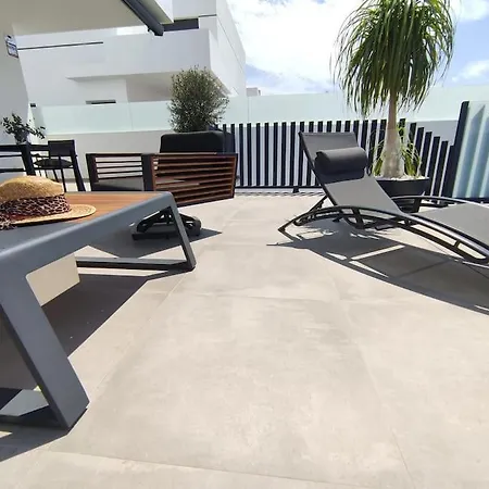 De Luxe Villa *